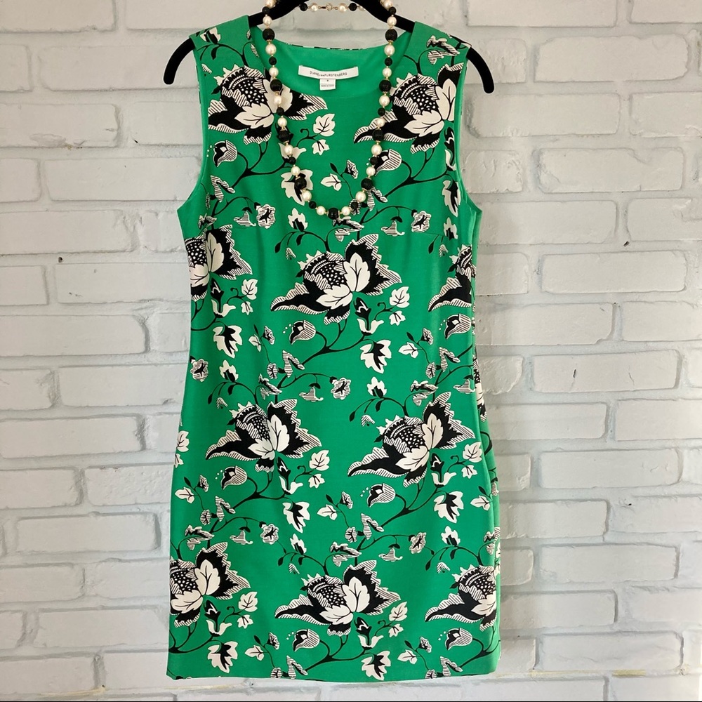 DVF Wool/Silk Blend Floral “Sofia” Shift Dress 💚